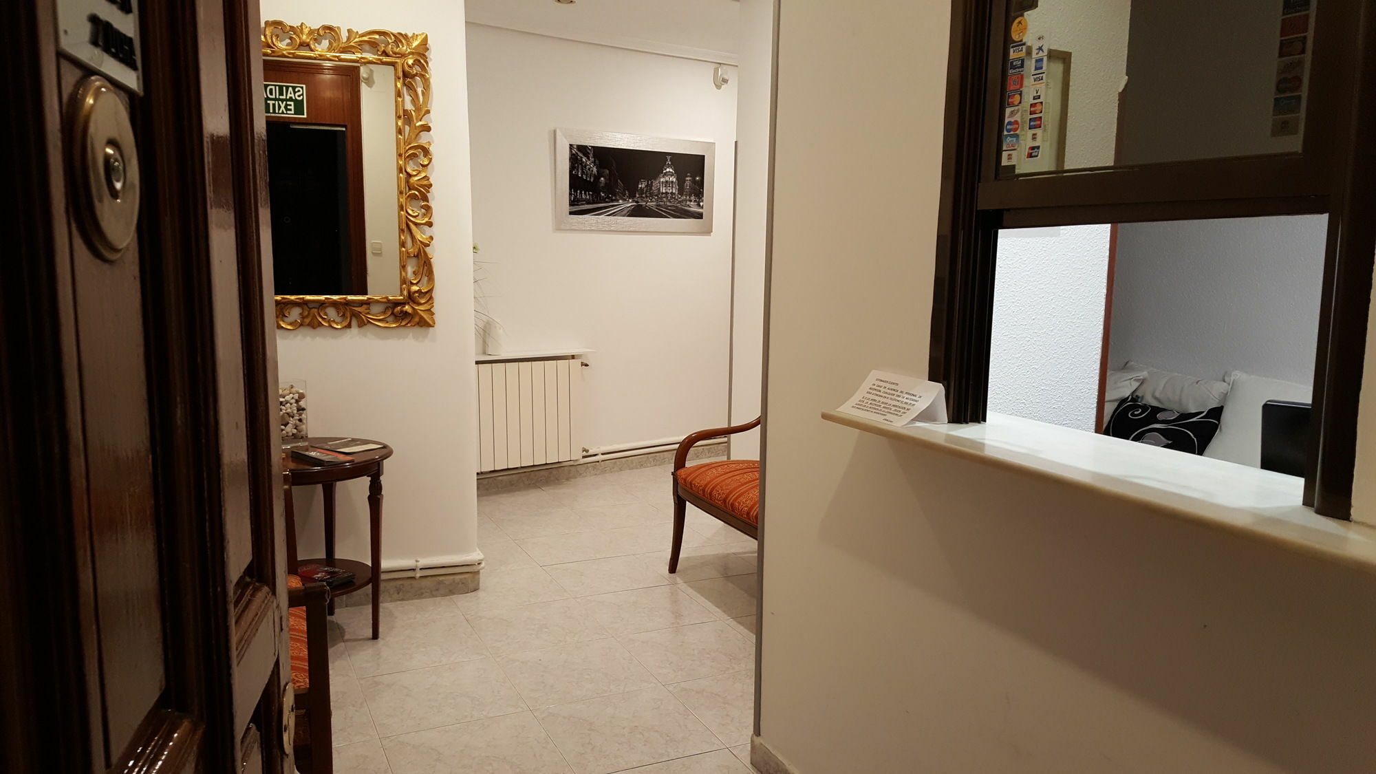 Hostal Rofer Мадрид Экстерьер фото